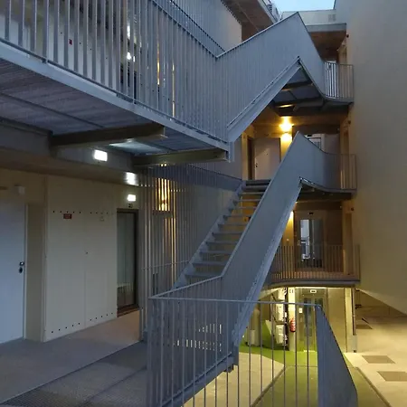 Light Brown 公寓 *